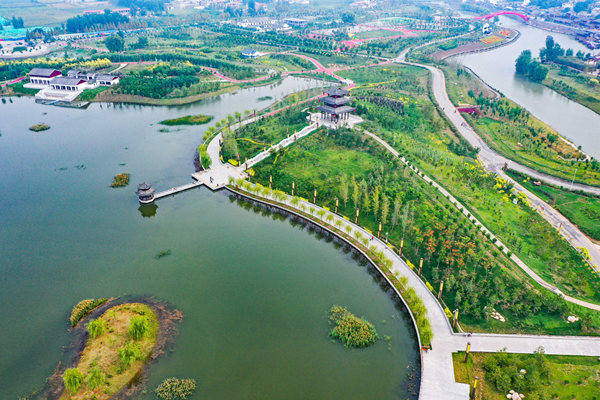 滏陽(yáng)河上游的磁縣如意湖濕地公園。閆洪圖攝