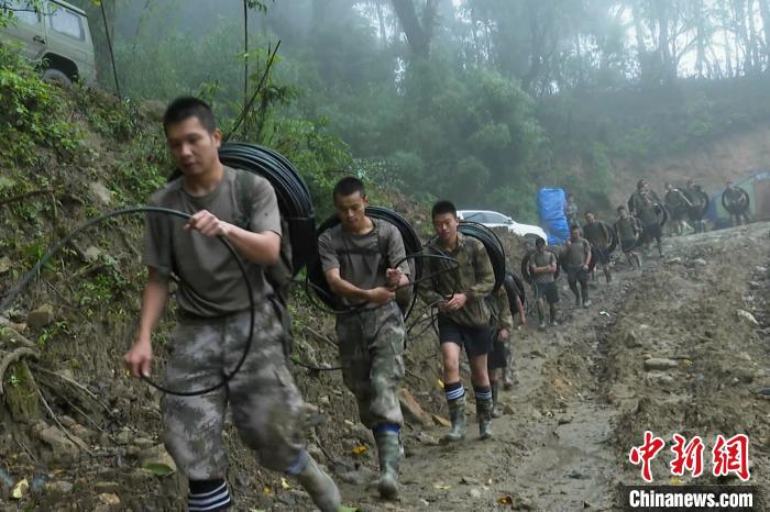 西藏軍區(qū)墨脫無人區(qū)邊防執(zhí)勤點通網