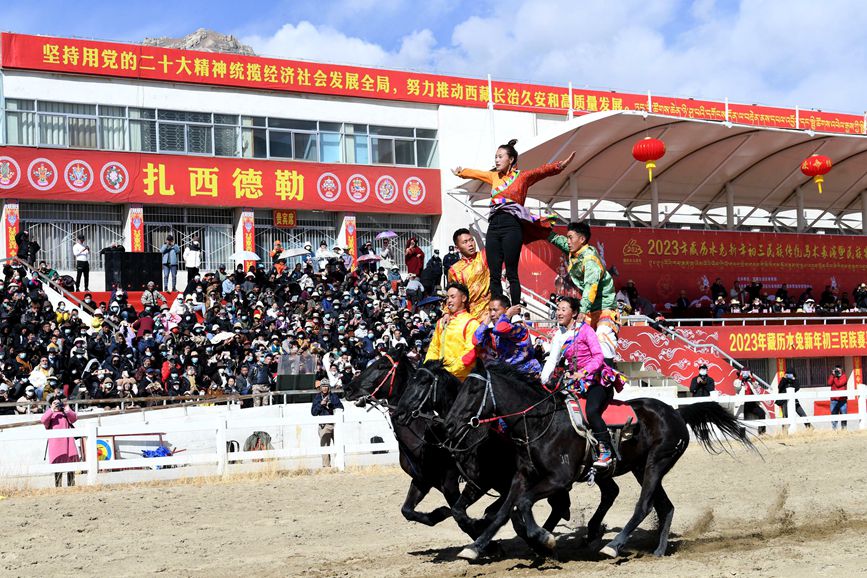 藏歷新年，精彩的馬術(shù)表演。潘多攝